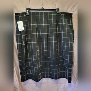 EVRI Women's Plus Size Stretch Skirt Black/ White Grid